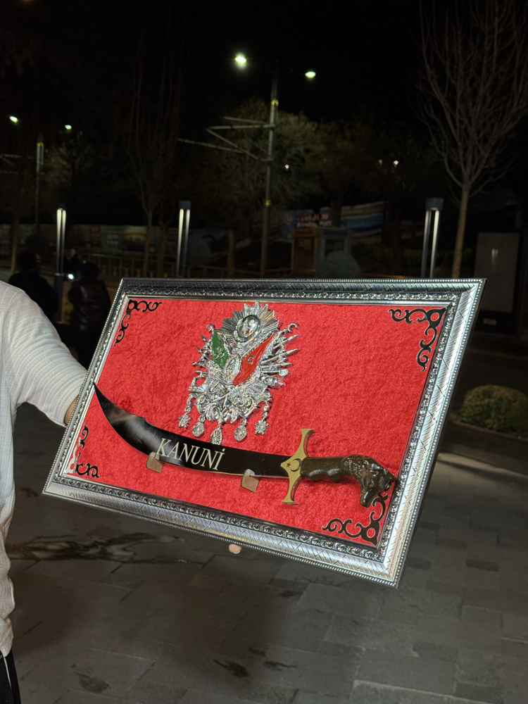 Devlet Armalı Kurt Kabzalı Kılıç