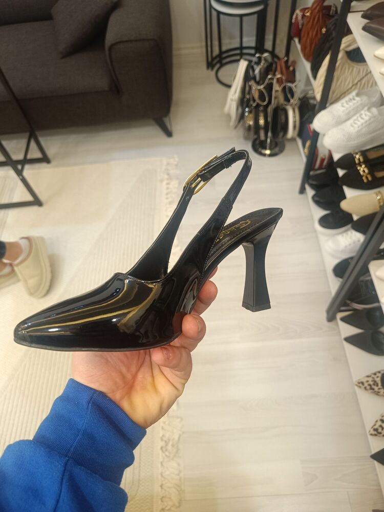 rugan stiletto
