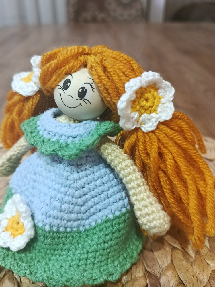 Miniminik papatyalı sarışın amigurumi bebek