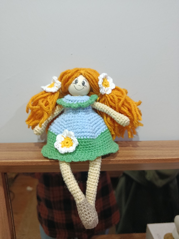 Miniminik papatyalı sarışın amigurumi bebek