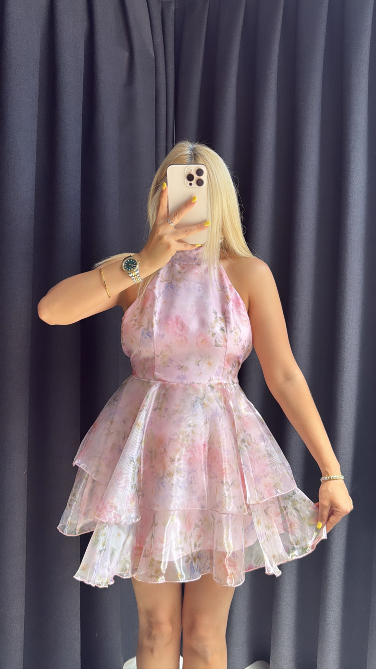 Pembe uçuş elbise