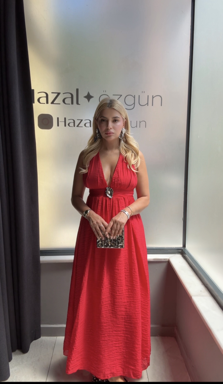 Kırmızı elbise