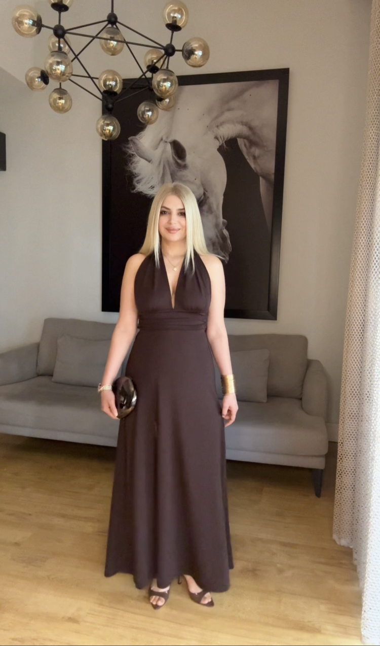 Boyundan bağlamalı elbise