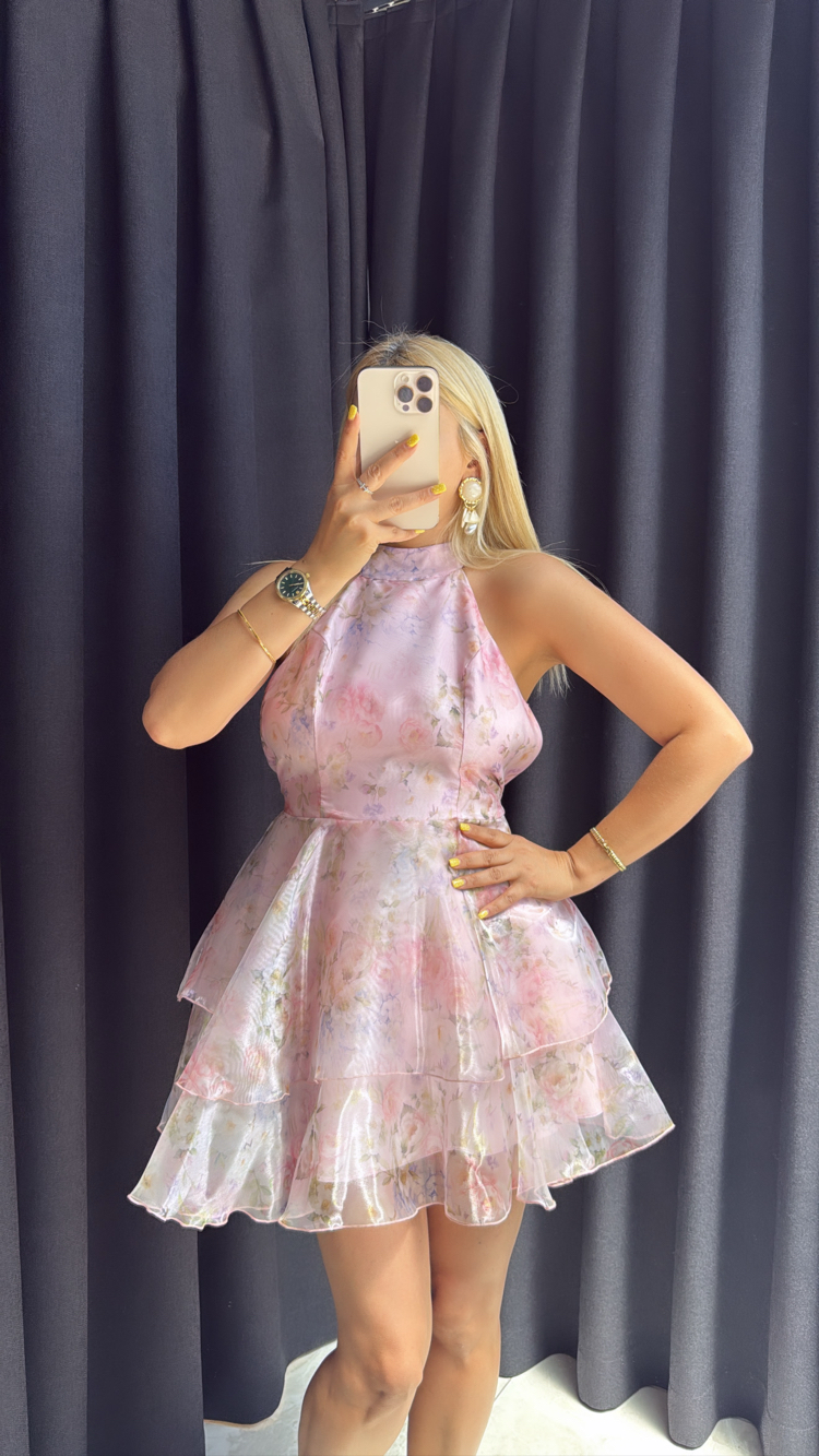 Pembe uçuş elbise