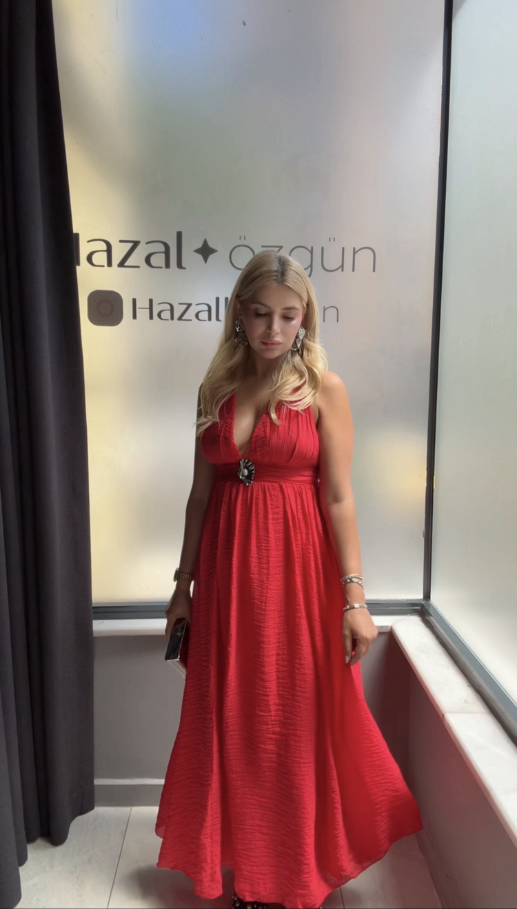 Kırmızı elbise