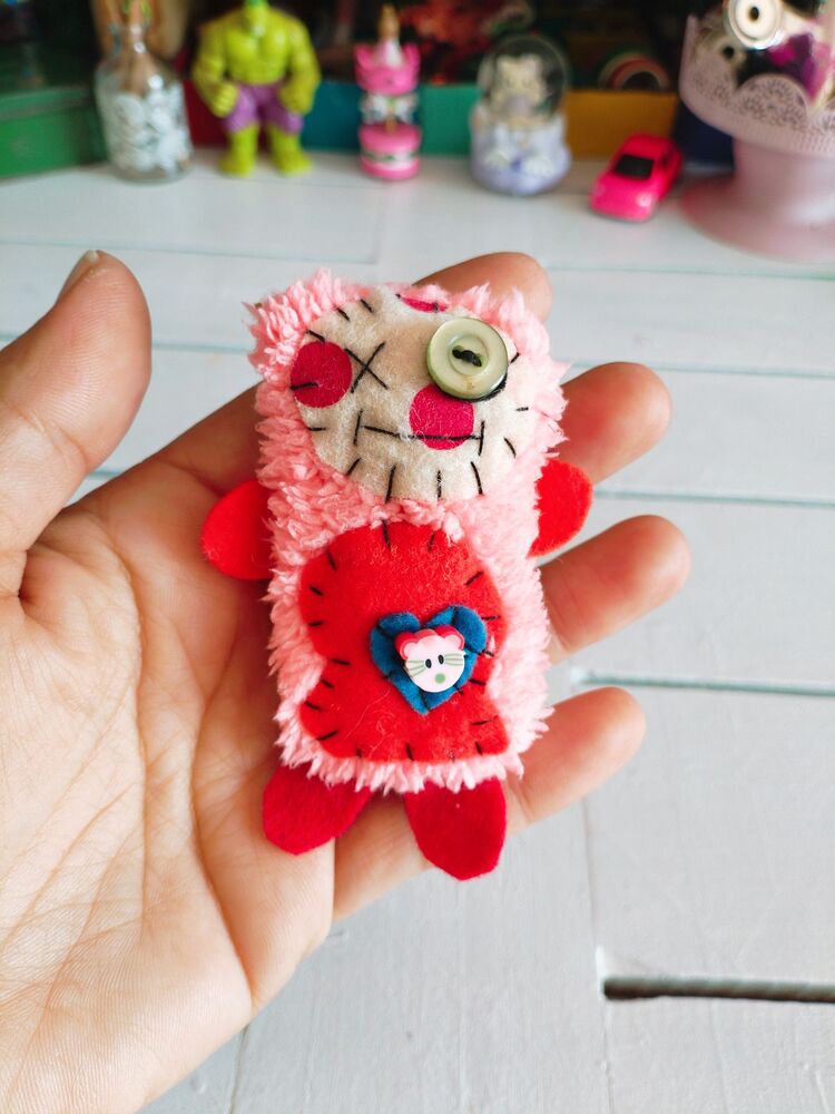 Peluş Broş