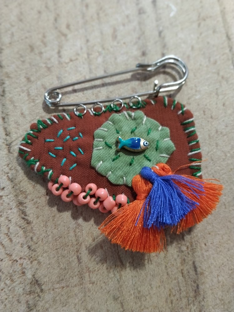 El Yapımı Broş
