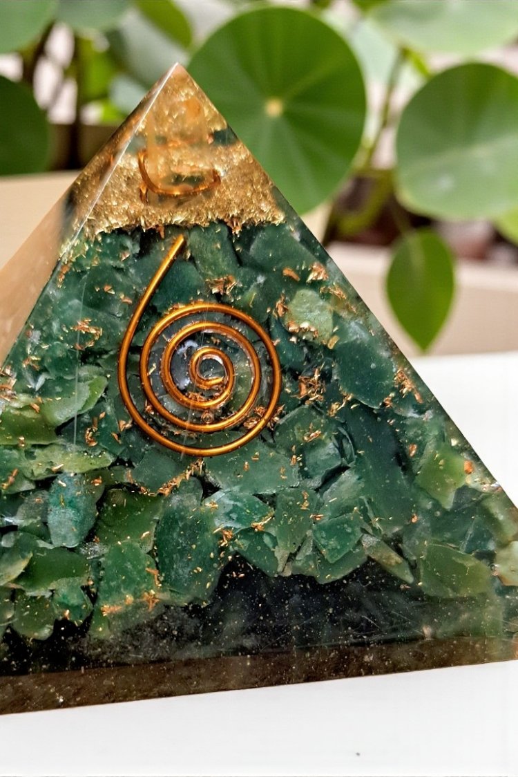 Orgonit Piramit – Avantürin & Bakır Spiral