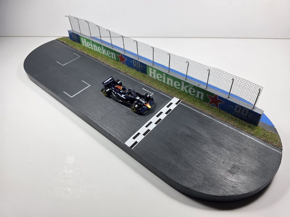 Formula Pist Diorama 