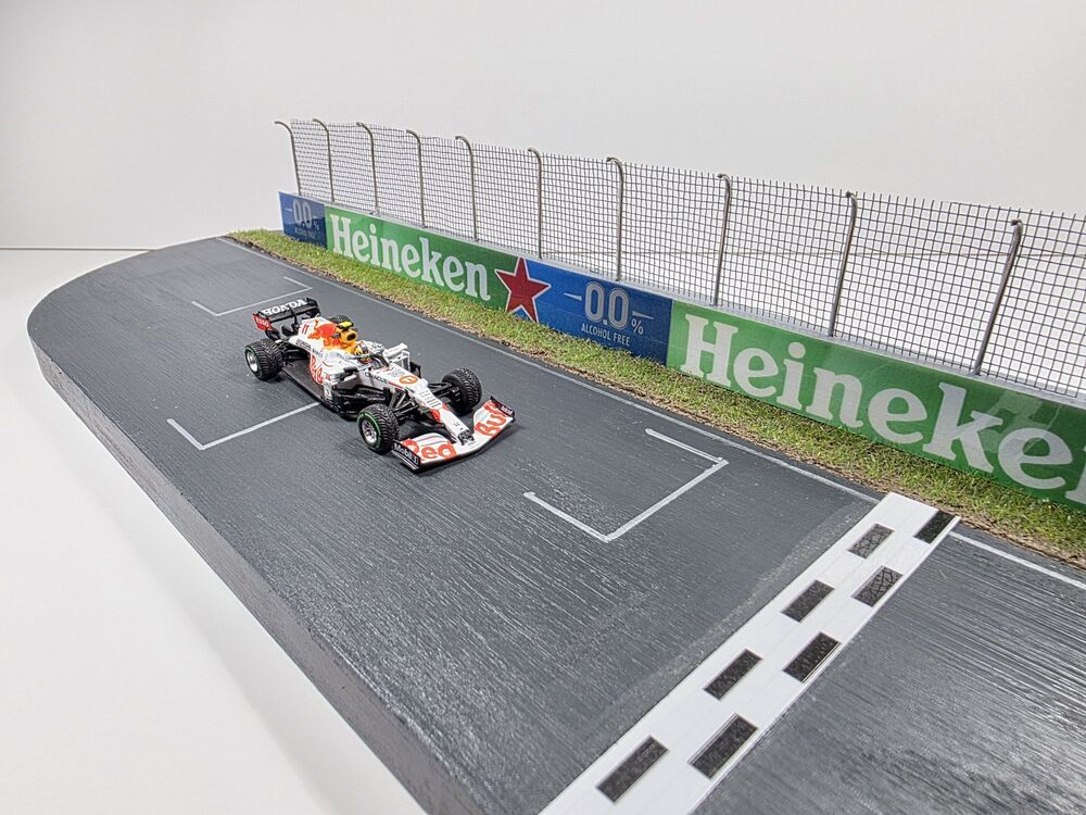 Formula Pist Diorama 