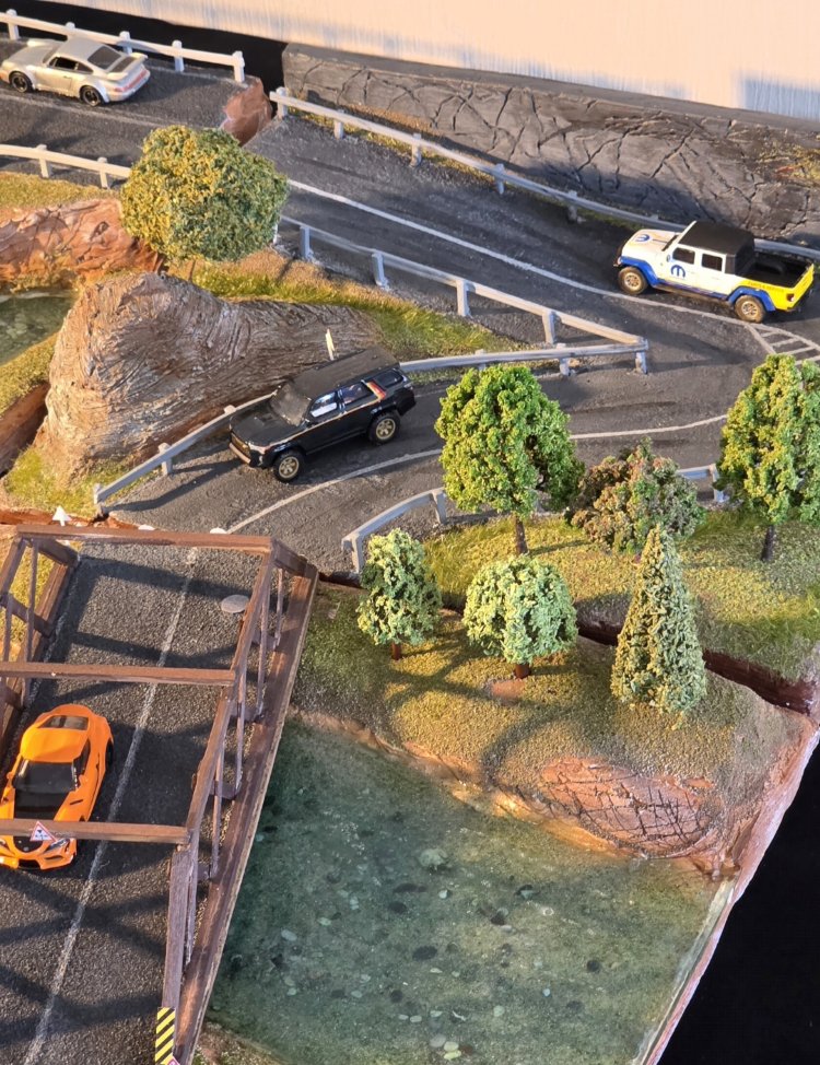 Mountain Roads Diorama
