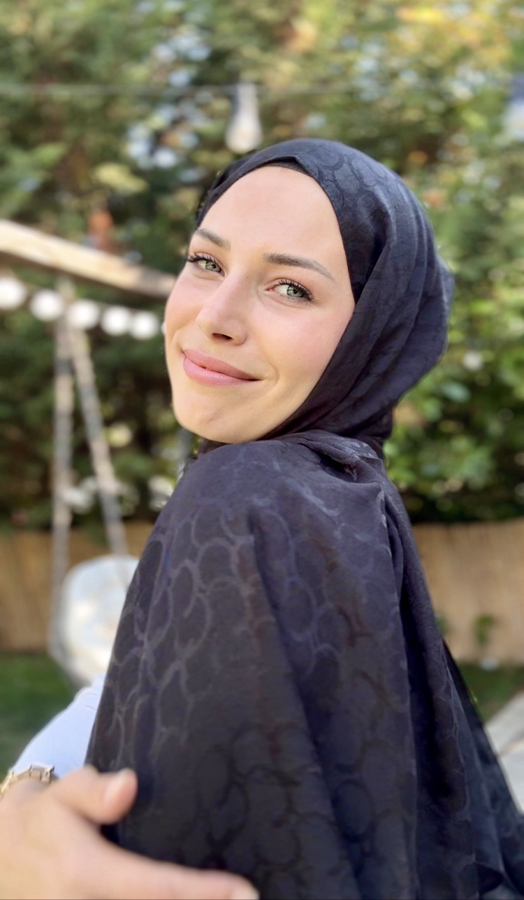 Siyah Yuvarlak Desen Şal 