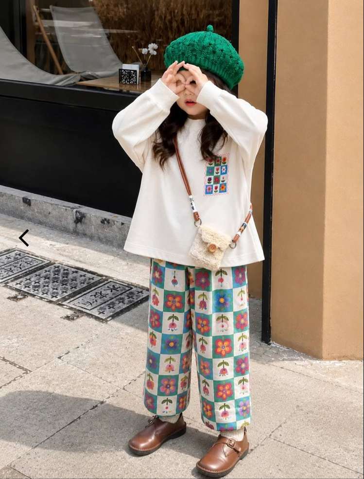 Çiçekli Gabardin Pantolonlu Takım