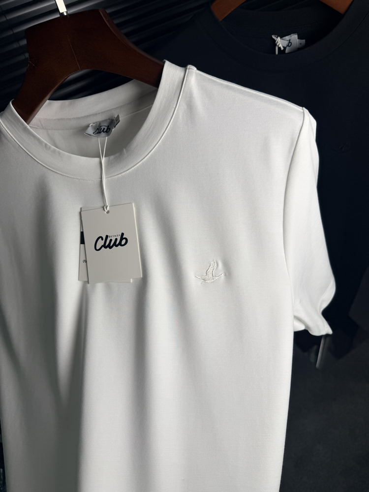 B. Club Basic Kırışmaz Kumaş Tshirt