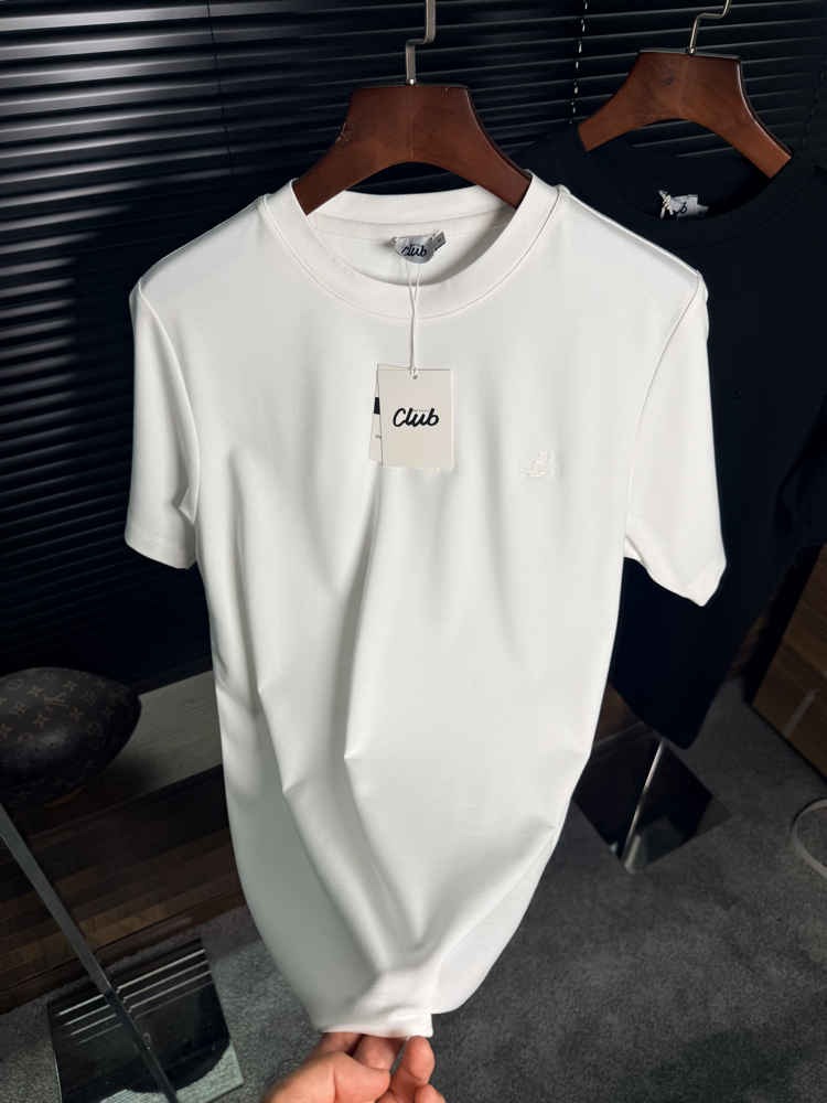 B. Club Basic Kırışmaz Kumaş Tshirt