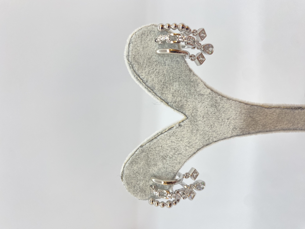 3’lü Görünümlü Ortası zincirli Silver küpe