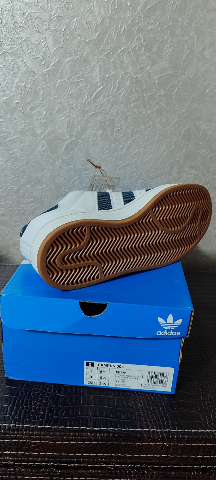 Adidas Campus 00s