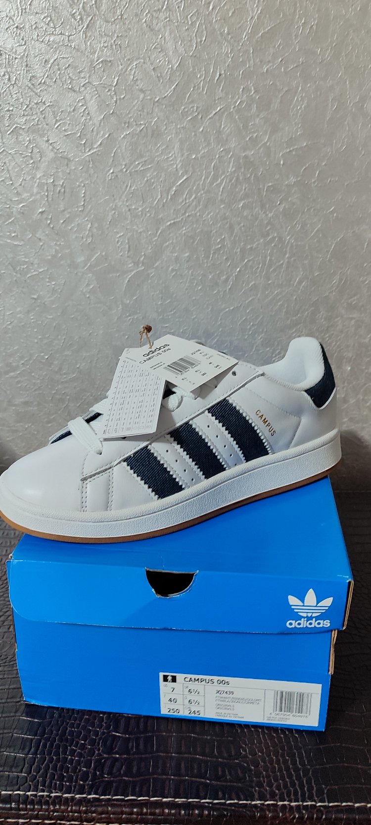 Adidas Campus 00s