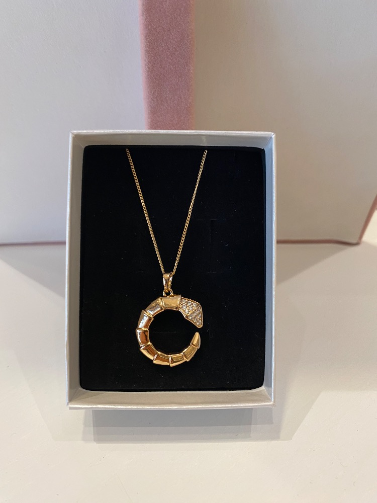 Xuping Gold Yılan Charm Model Çelik Kolye 