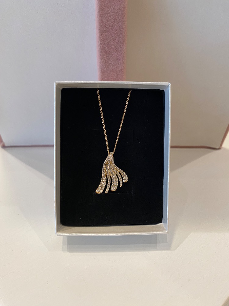 Xuping Taşlı Çizgi Model Gold Kolye