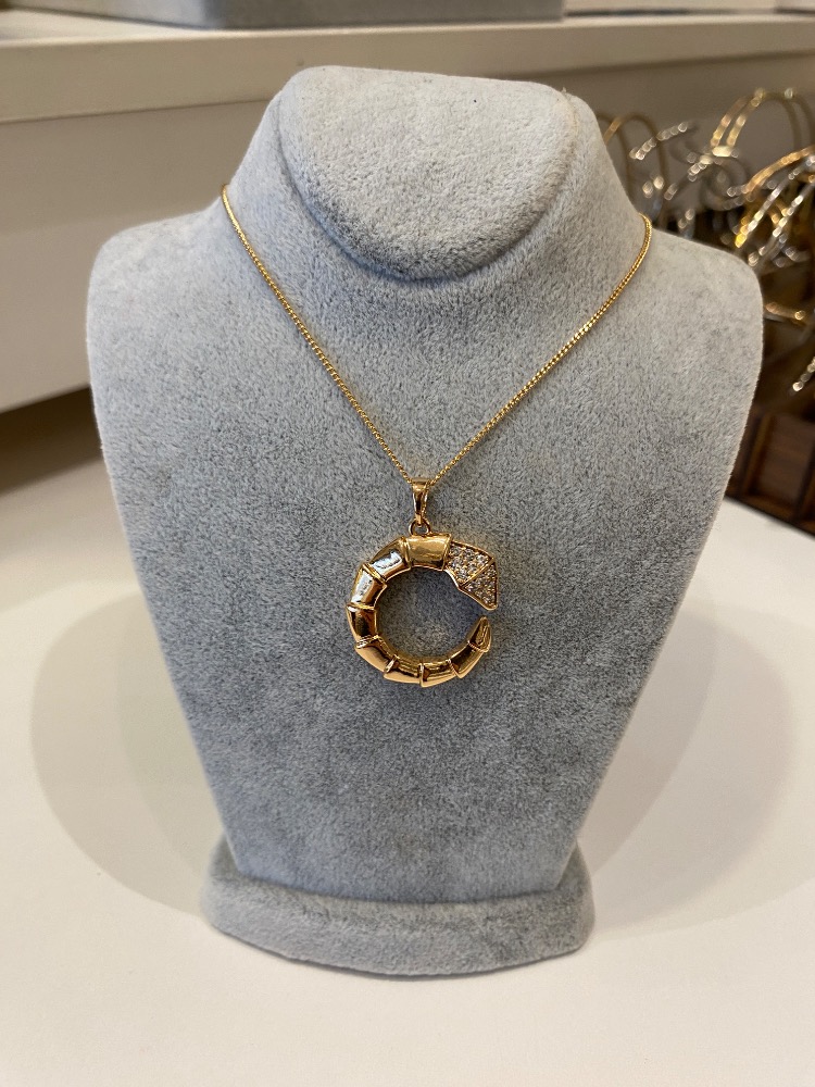 Xuping Gold Yılan Charm Model Çelik Kolye 