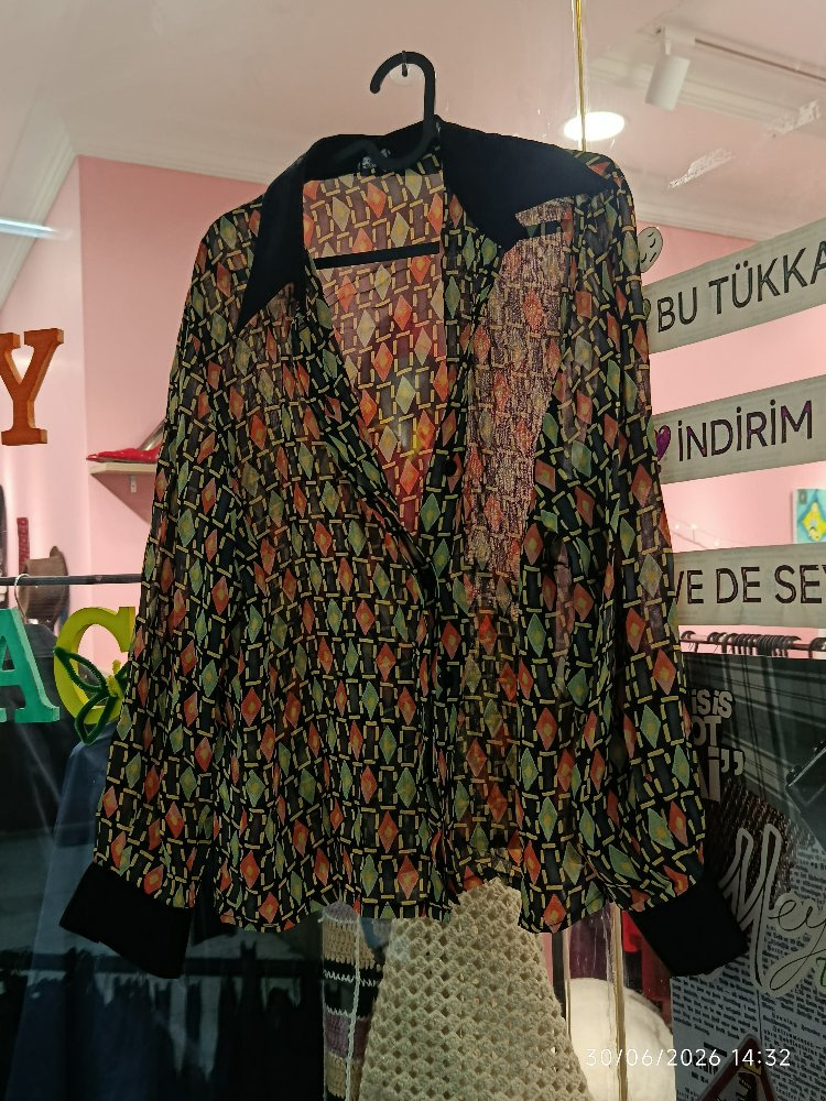 ic gosteren gomlek