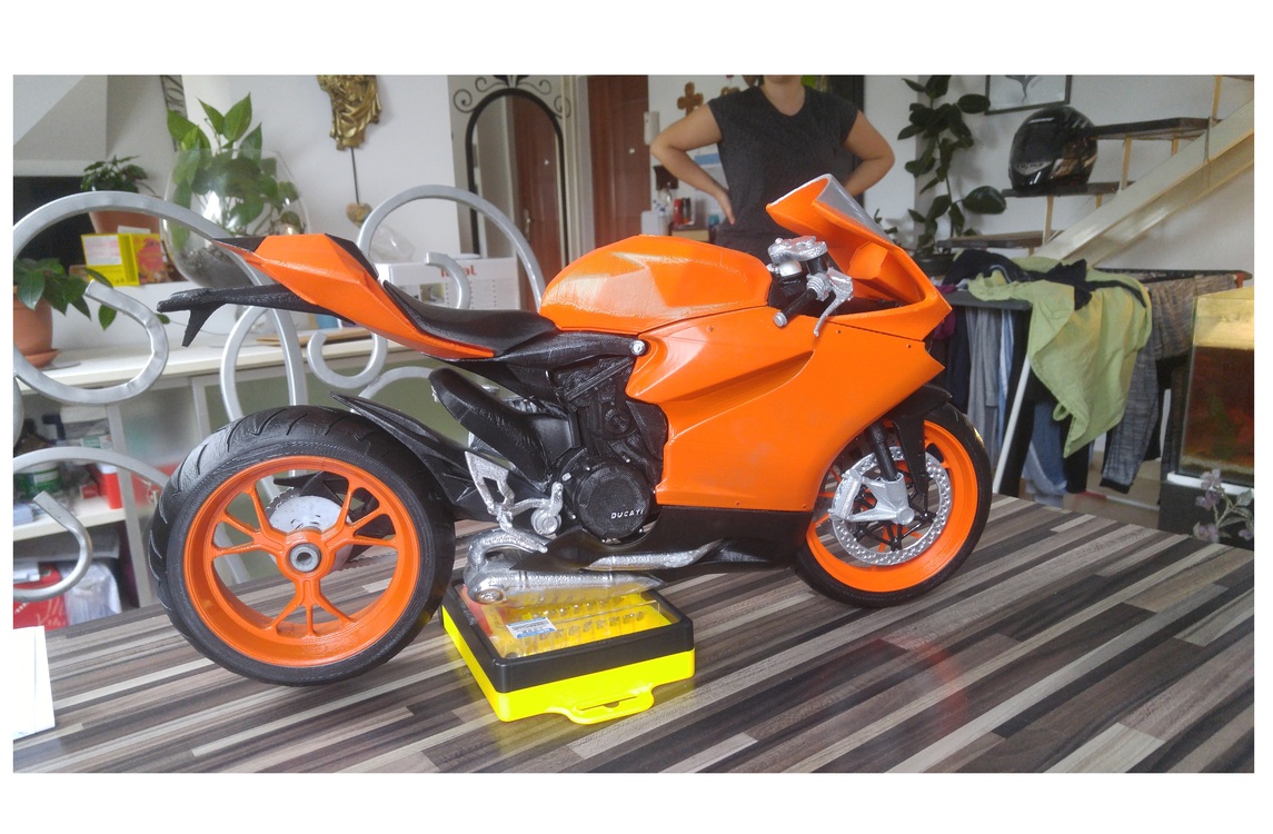 Büyük Ölçek Model Motosiklet