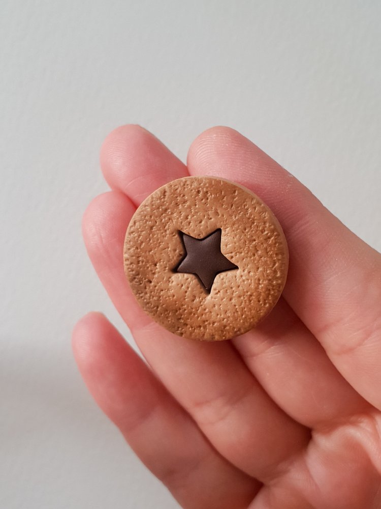 Chocolate Cookie Broş