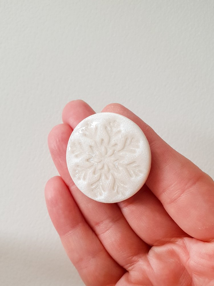 Snowflake White Broş