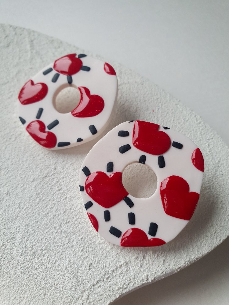 Glitter Hearts Donut