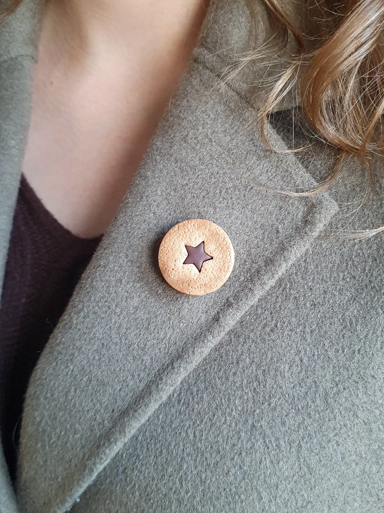 Chocolate Cookie Broş