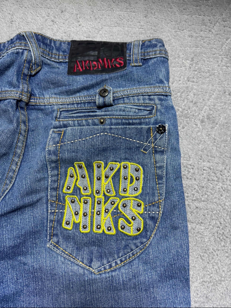 Akademiks : 28 beden 