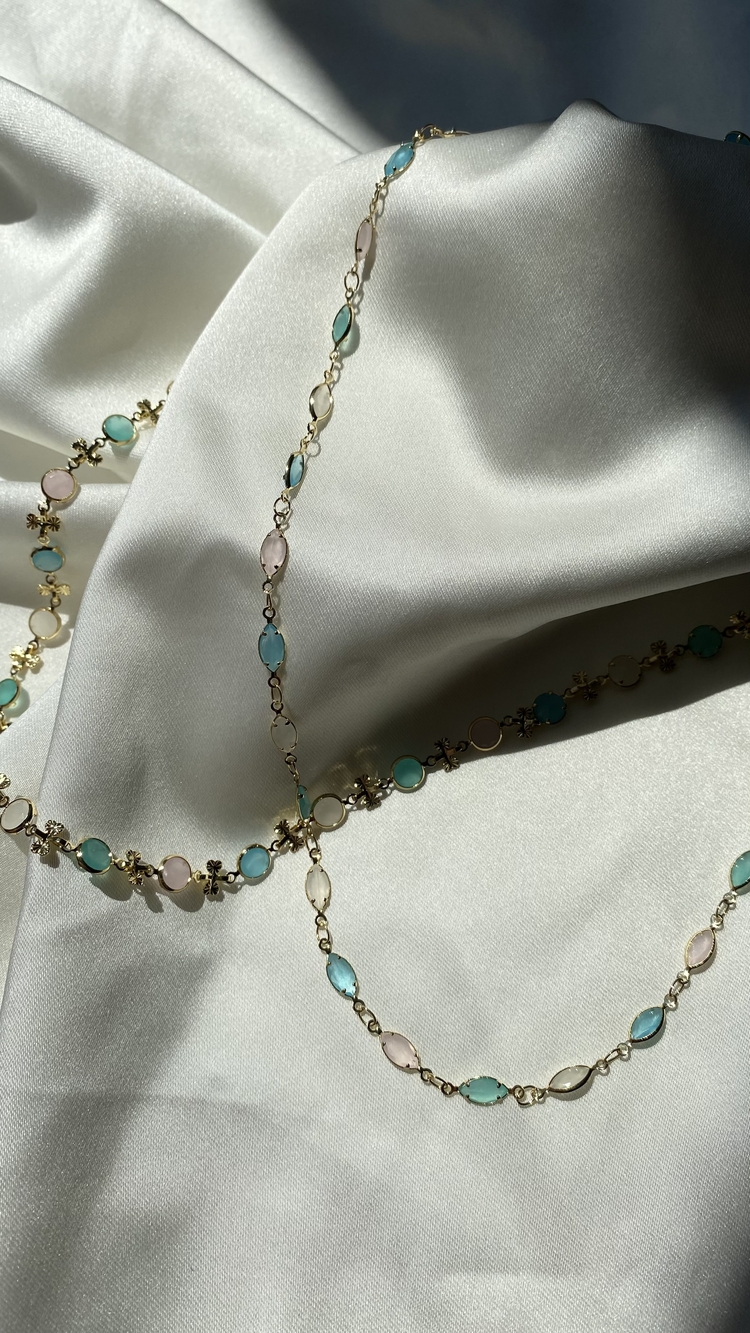 PASTEL TAŞ ZARİF KOLYE