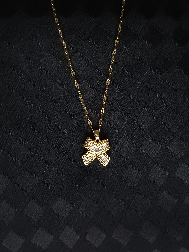 Fiyonk Gold Kolye