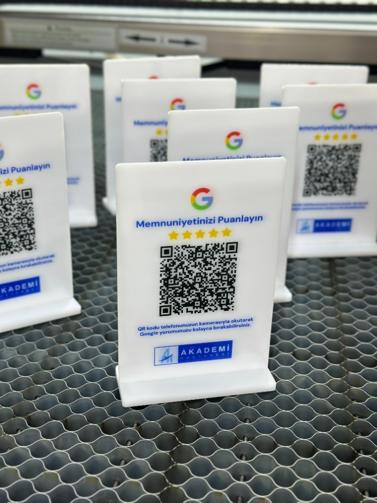 Google QR Kod Yorum Standı | 10x15 cm | 3 mm Beyaz Pleksi UV Baskı