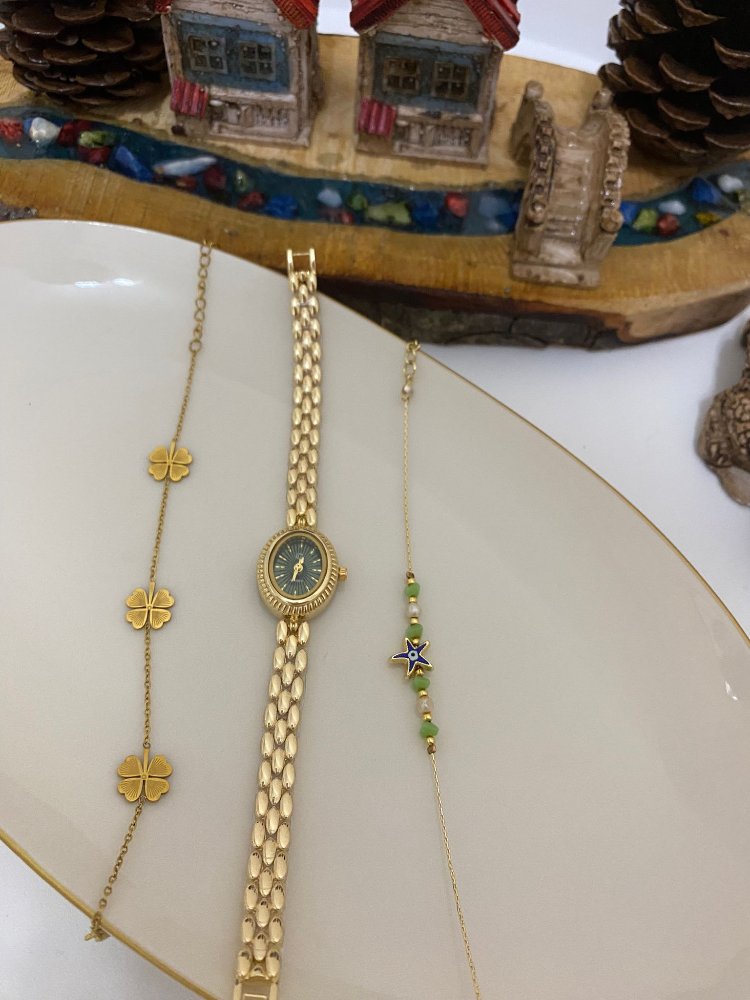 Haki Yeşil Kadranlı Kadın Saat