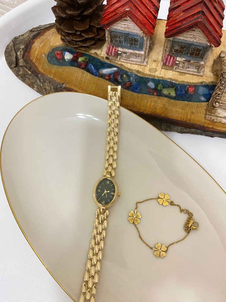 Oval Model Kadın Saat