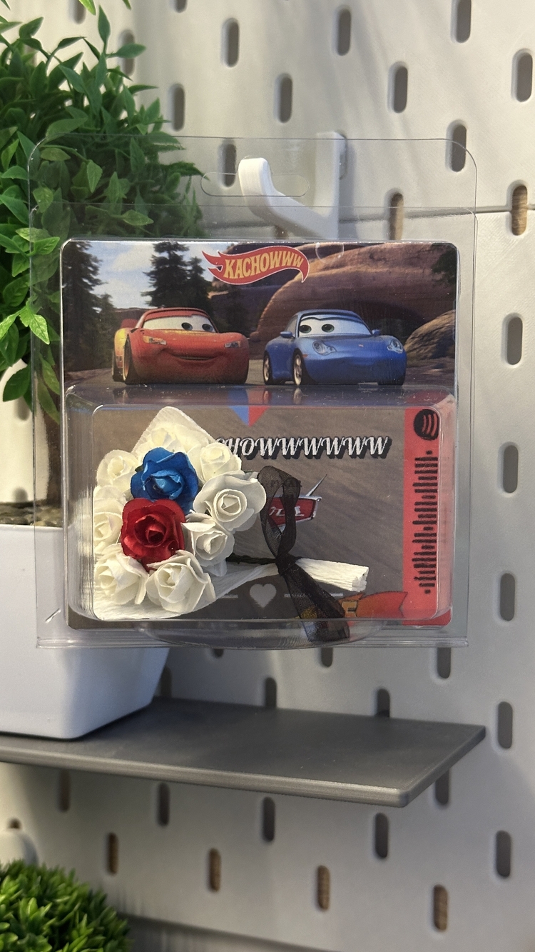 Cars küçük çiçek buket HotKutu