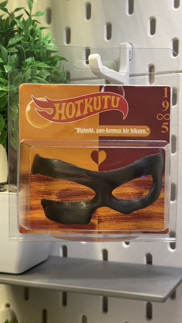 Osimhen maske HotKutu