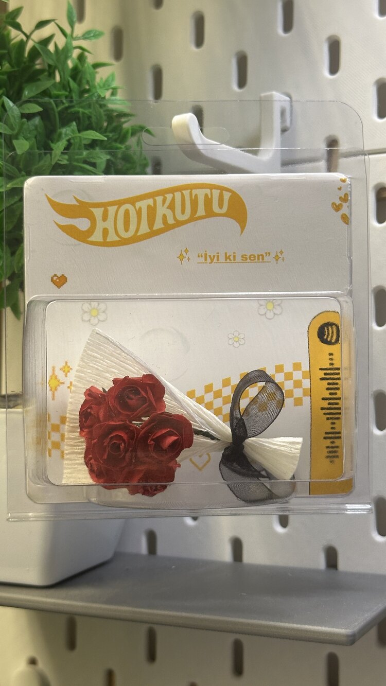 Aynalı küçük çiçek buket HotKutu
