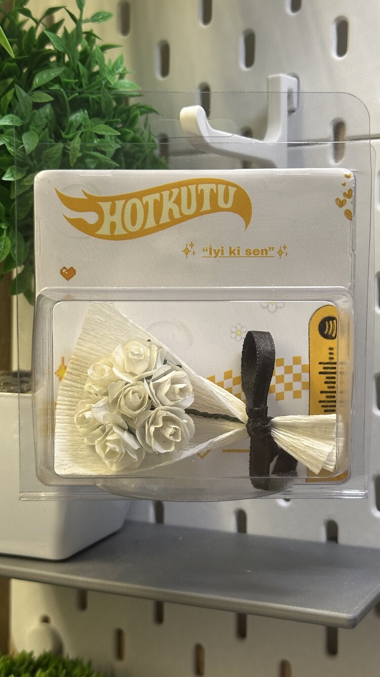 Aynalı küçük çiçek buket HotKutu