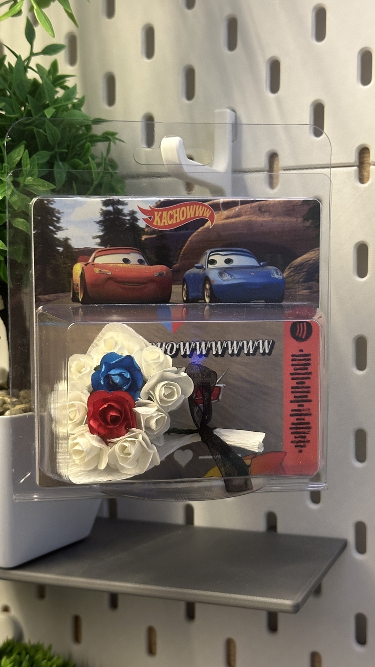 Cars küçük çiçek buket HotKutu