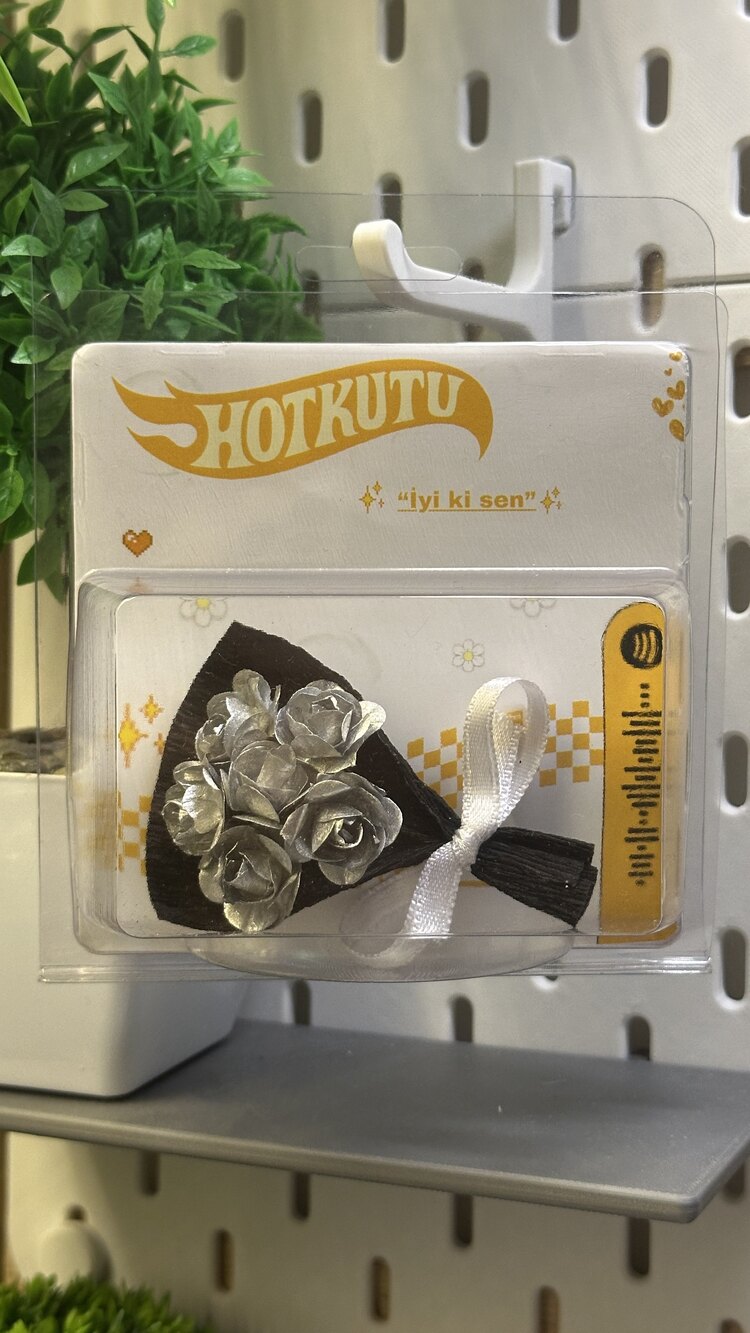 Aynalı küçük çiçek buket HotKutu
