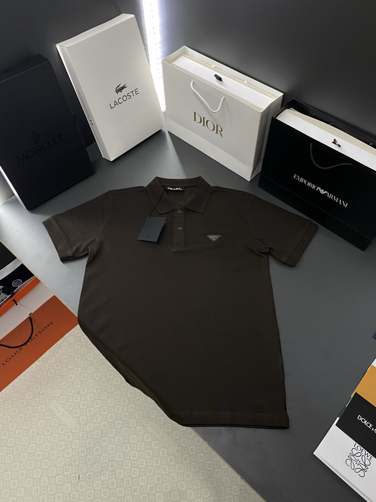 PRADA YAKALI T-SHİRT (KAHVE)