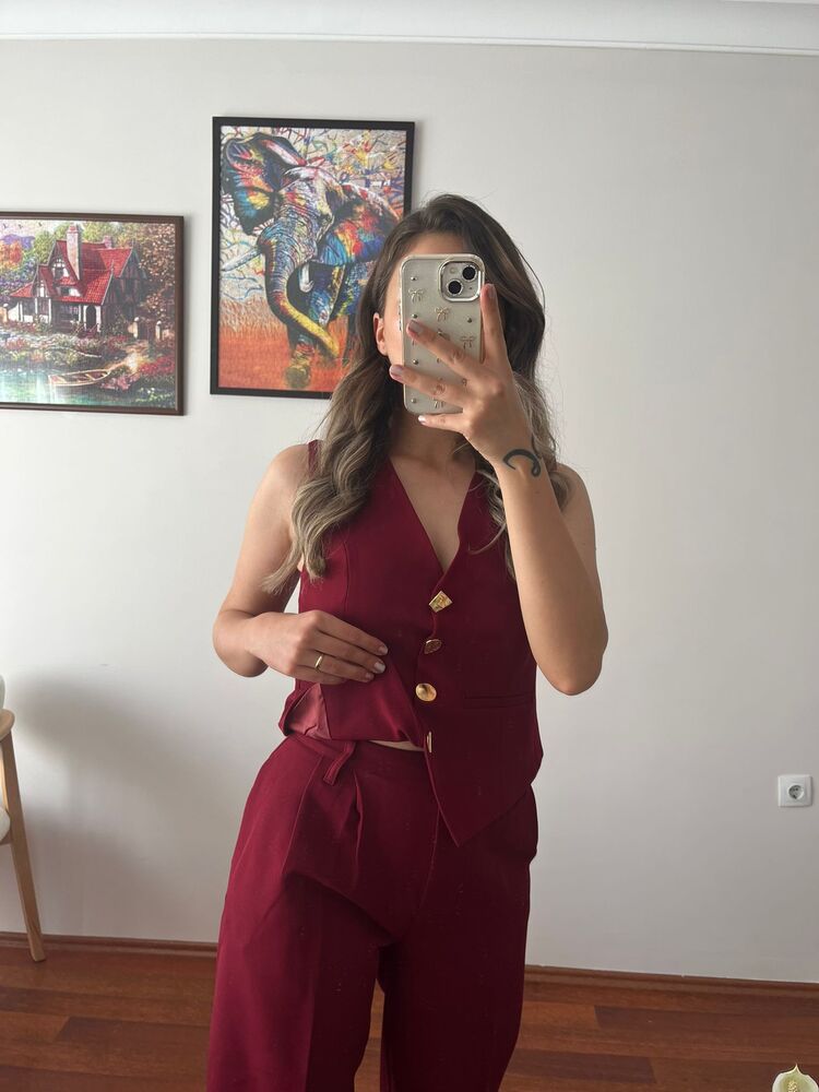 KIRMIZI GOLD DÜĞMELİ YELEKLİ TAKIM
