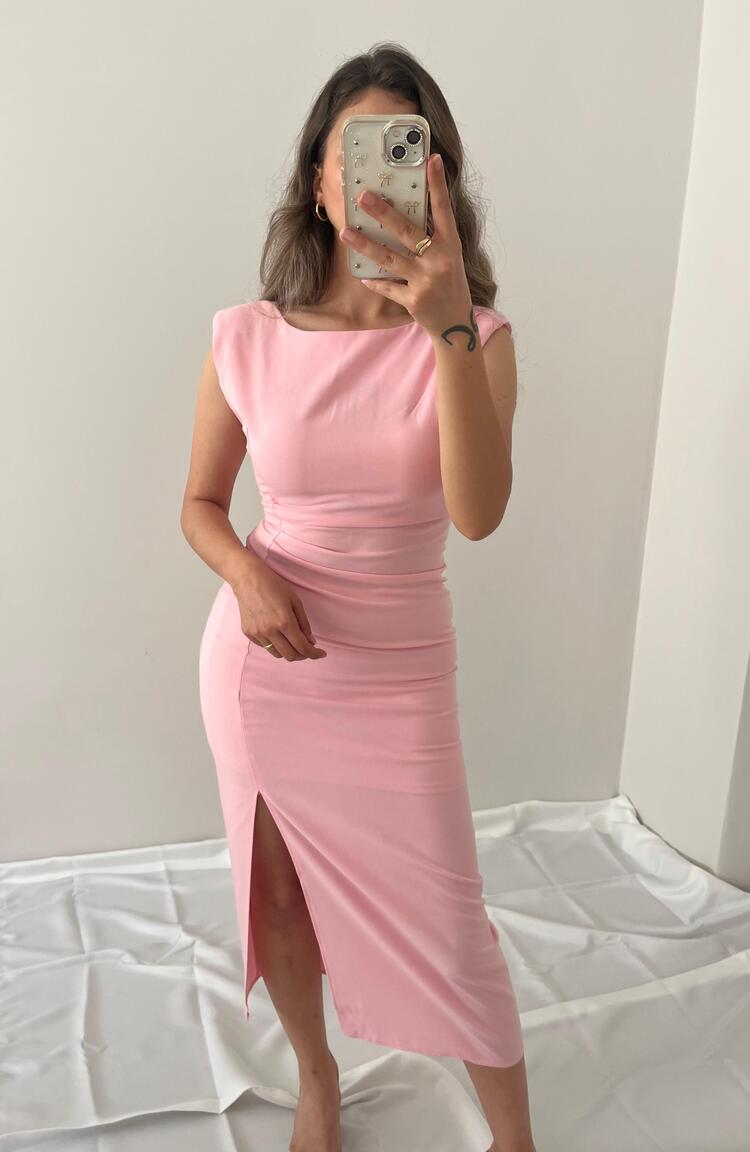 PEMBE YIRTMAÇLI VATKALI ELBİSE