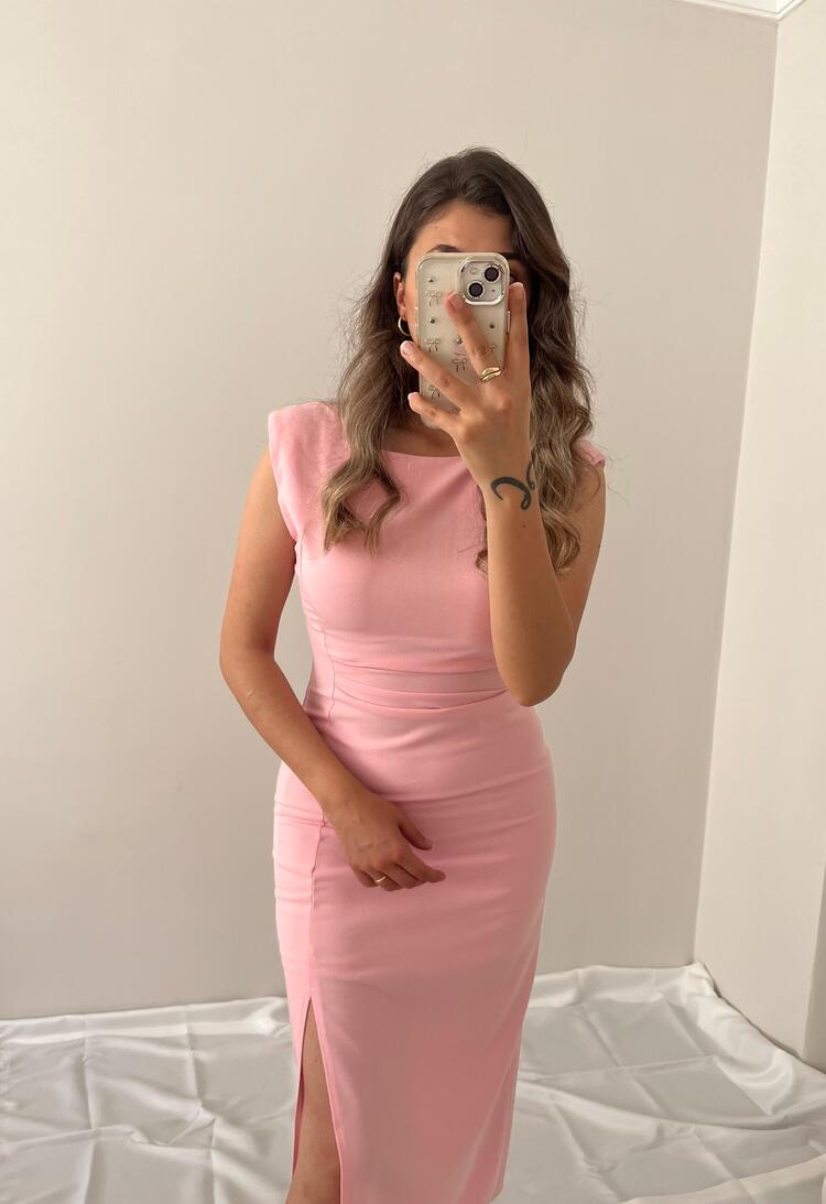 PEMBE YIRTMAÇLI VATKALI ELBİSE