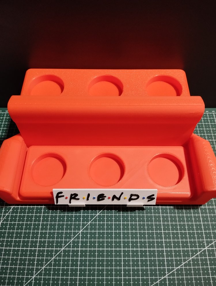 Friends Koltuğu Figür Standı