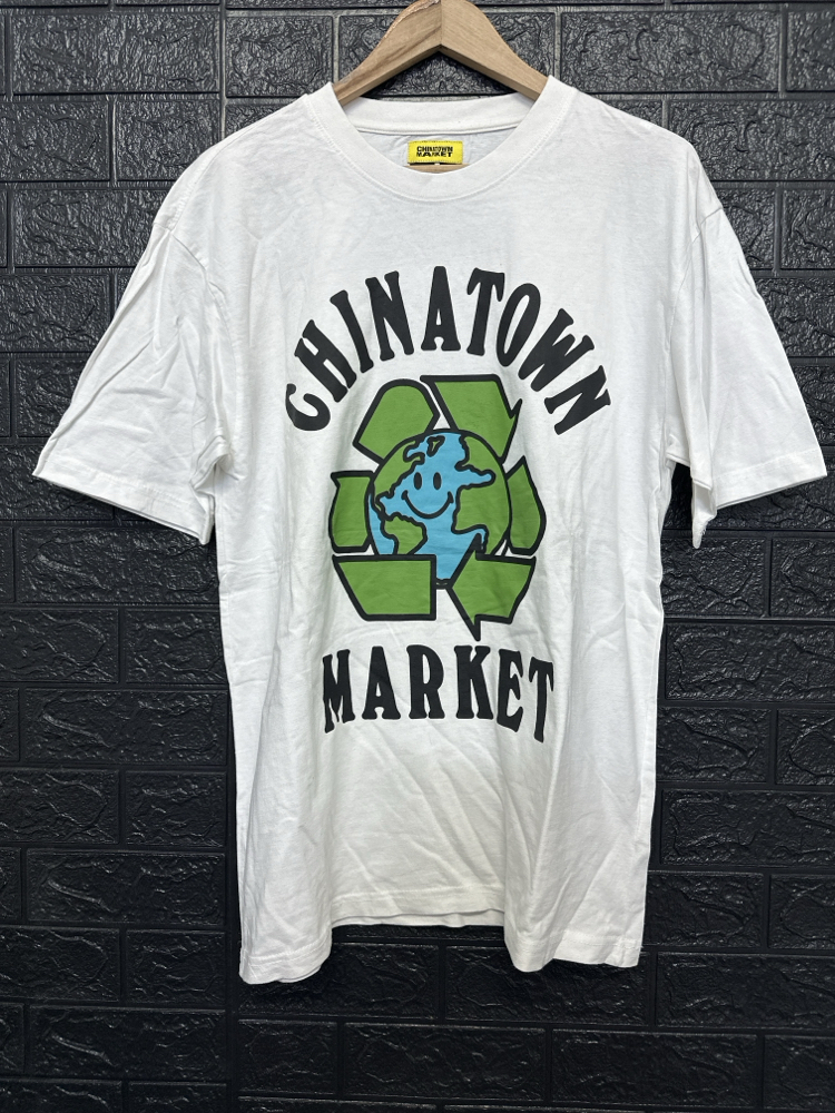 Chinatown Market Tee ( ufak Defo)