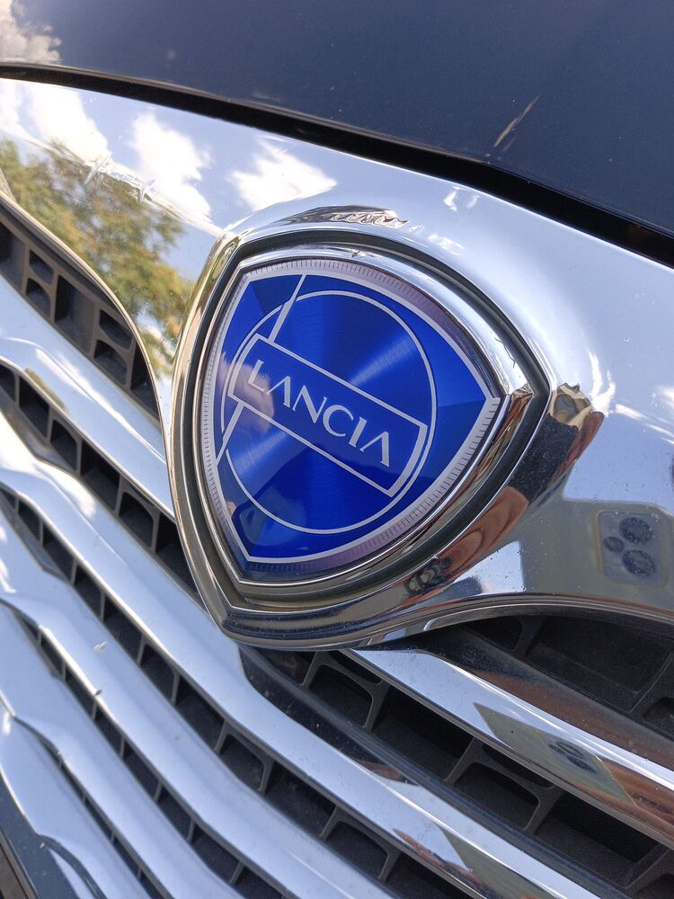 Lancia Delta Ön ve Arka Logo + kelebek cam logo